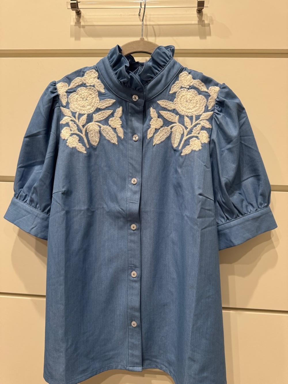 Embroidered Blue Ruffle Collar Blouse never born perfect condition